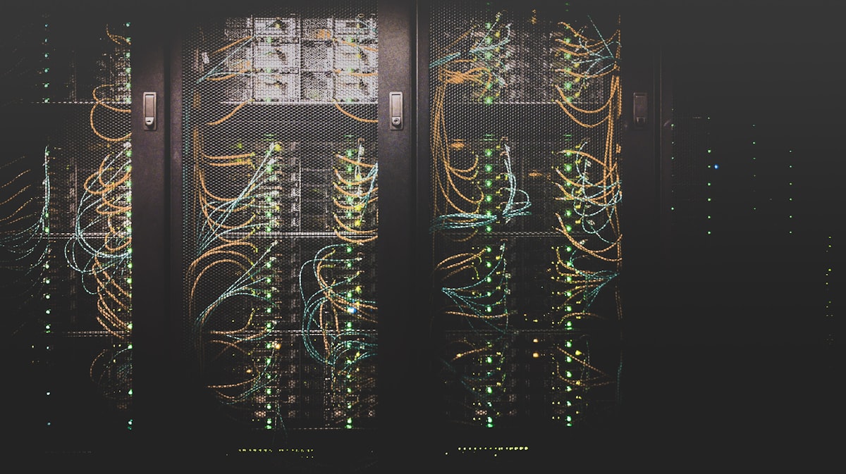 Network cable patch panel in a structured cabling system